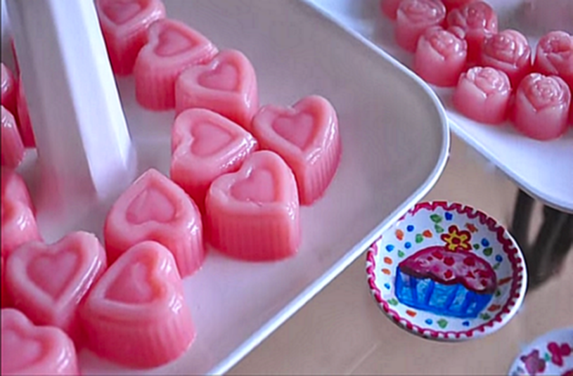 Coconut Strawberry Candy